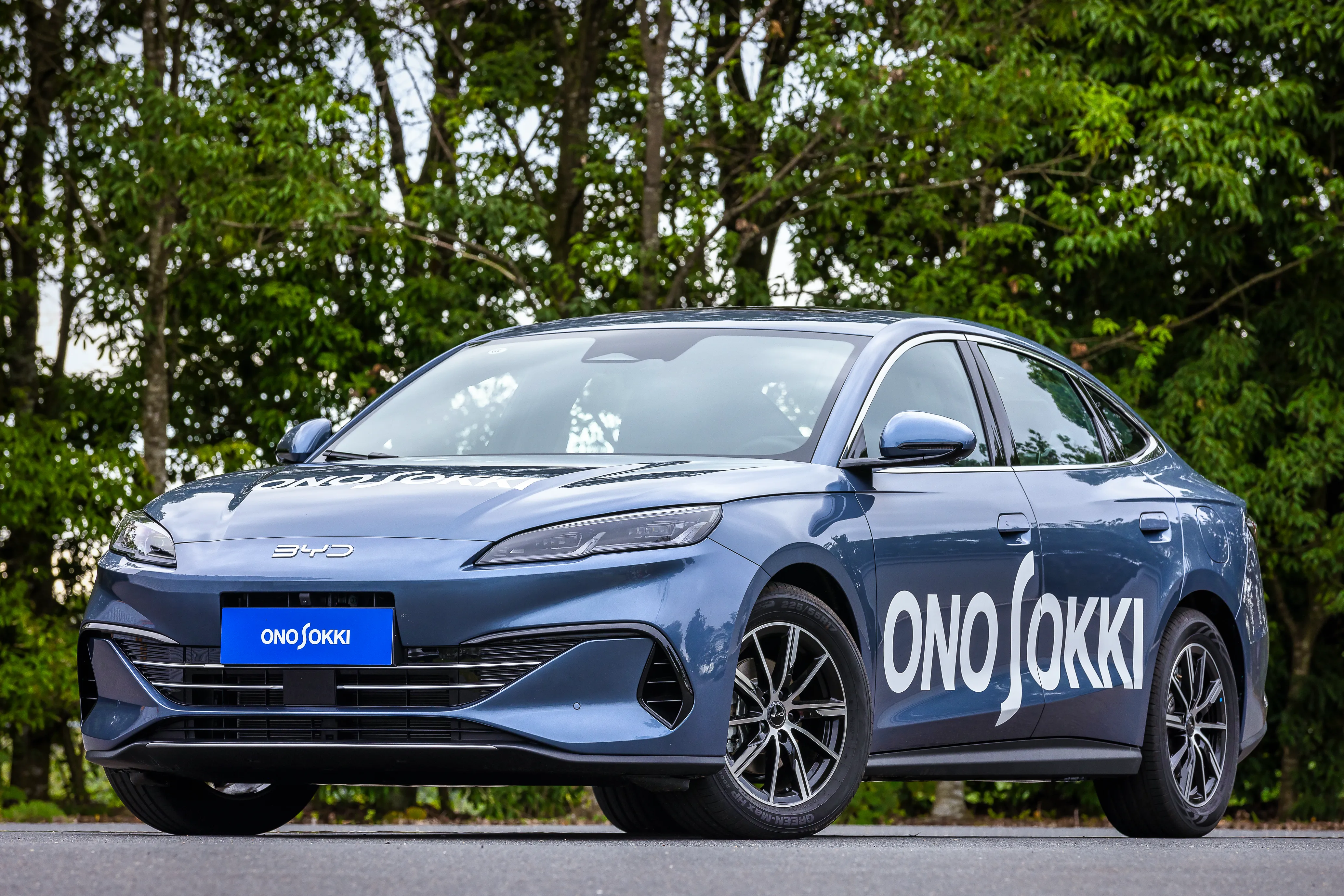 BYD 海豹06DM-i　正面