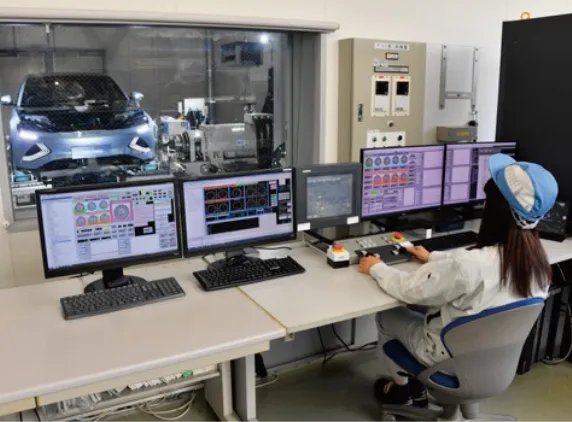 技術本部 アイデア実現ラボ 溝口 作業風景